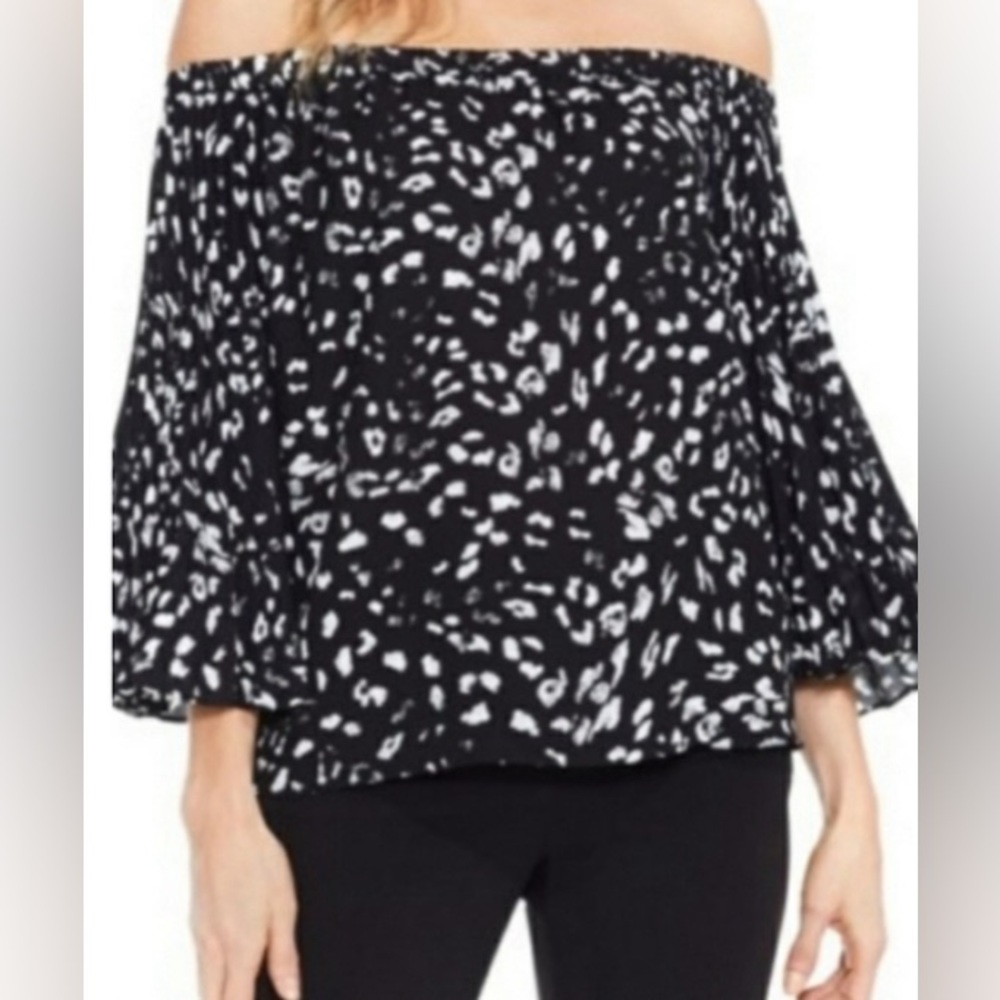 Vince Camuto Women’s Off-the-Shoulder Animal Print Blouse Size Small